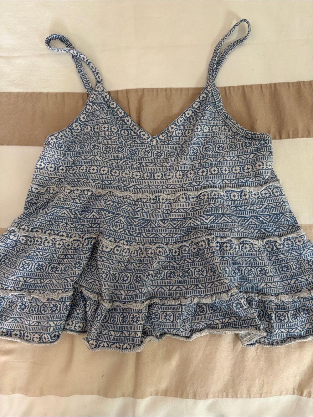 American Eagle Outfitters white and Blue Geometric Print Ruffled Tank XS